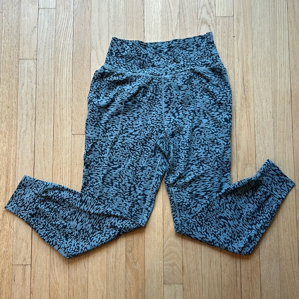 Athleta salutation joggers size M